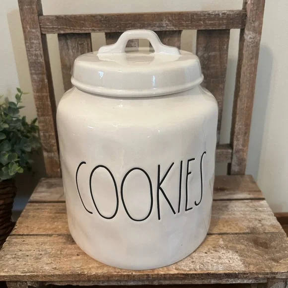 Rae Dunn Dimply Cookie Jar 2017/2018 - Picture 1 of 6